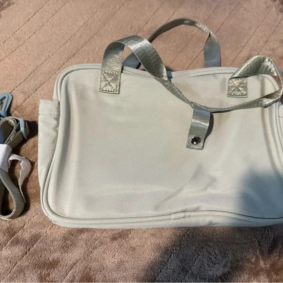 ECOHUB Small Gym Bag for Women GREEN NWT - Picture 7 of 8